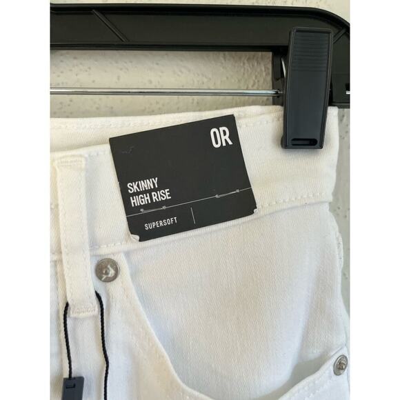 Express High Waisted White Supersoft Skinny Jeans, Size 0R - Picture 8 of 11